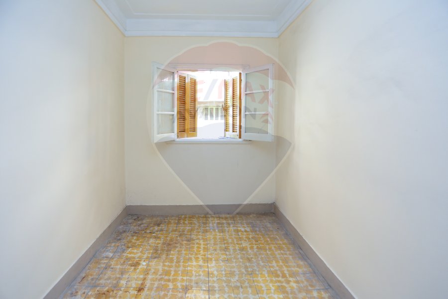 Apartment for sale 100 m Sidi Bishr (side of Gamal Abdel Nasser Street)