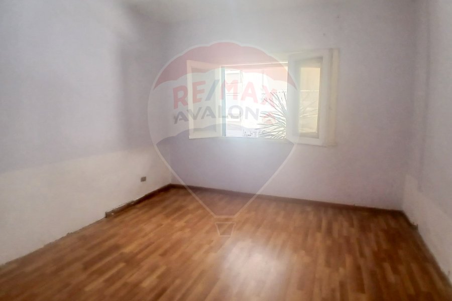 شقة للبيع 170 م لوران (خطوات من ش الاقبال)