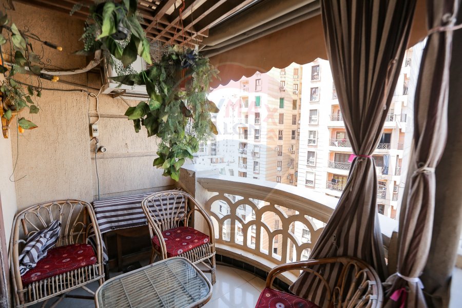 Apartment for sale 200 m Smouha (Zaki Ragab st - steps from Fawzi Moaz Square)