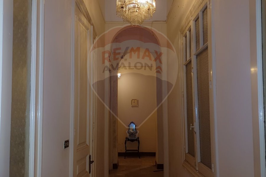 Apartment for sale 420 m Raml Station (Sultan Hussein St.) -
