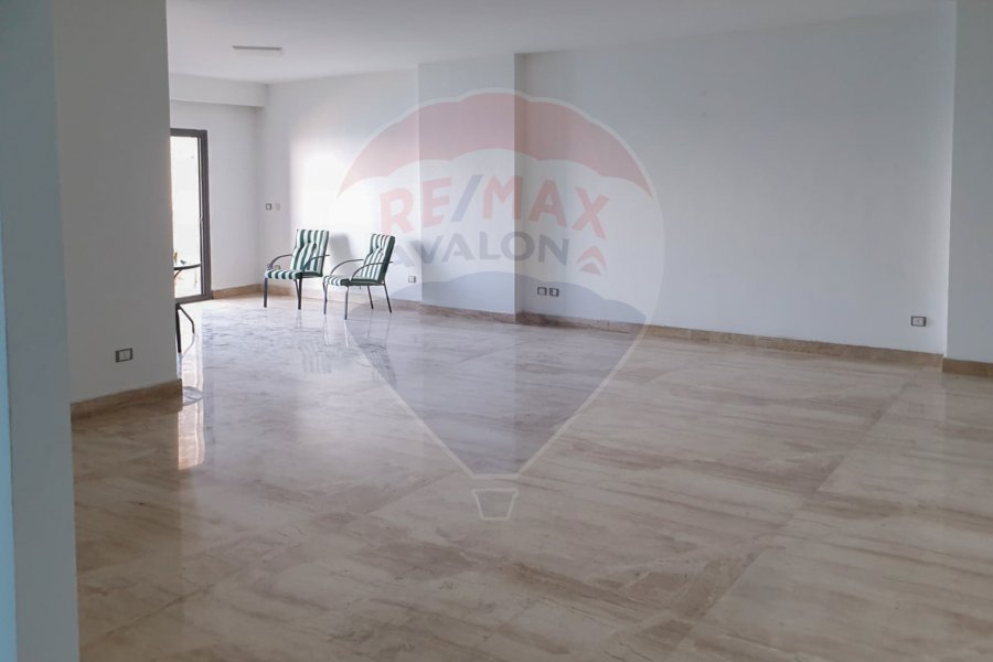 Apartment for rent 182 m Stanly (Directly on the sea-Brand building)