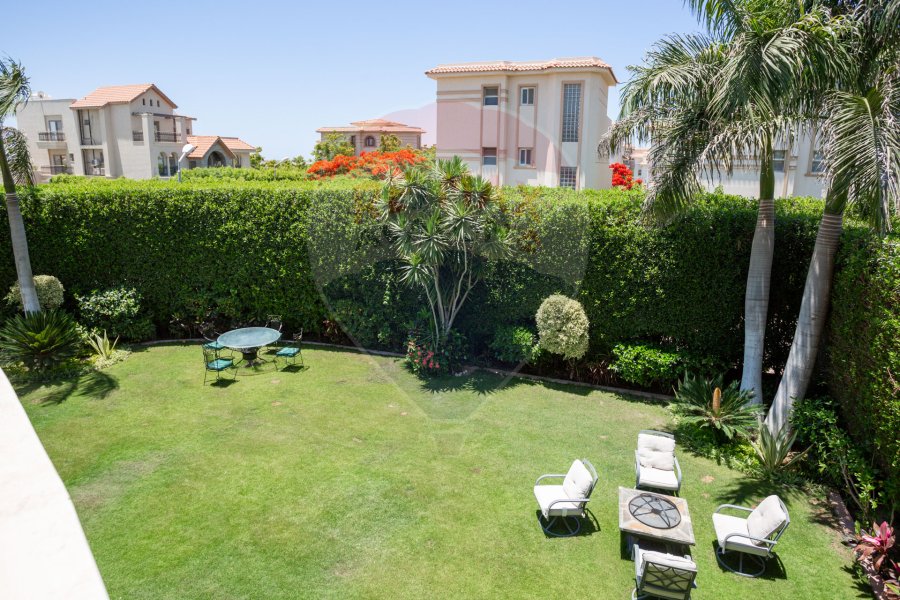 Villa for sale 425 m King Mariout (Lakeside Compound)