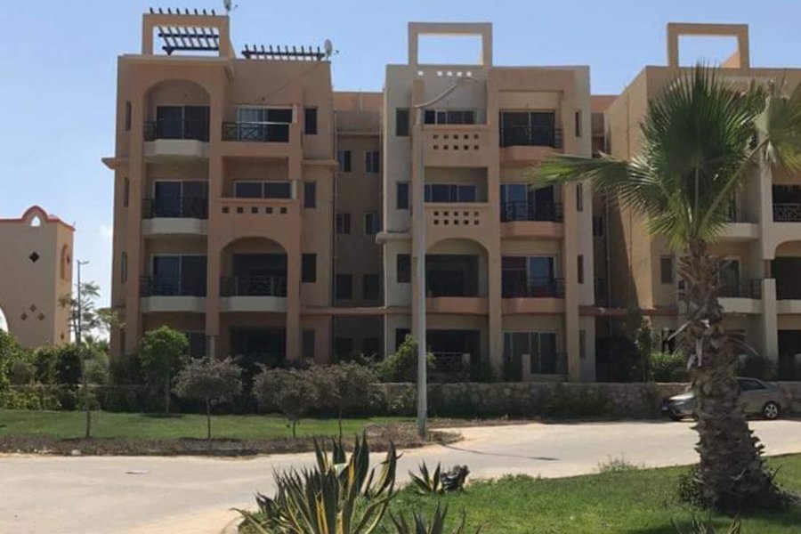 Chalet + Roof for sale (Emirates Heights) Ras Al-Hekma 100 m chalet + 100 m roof
