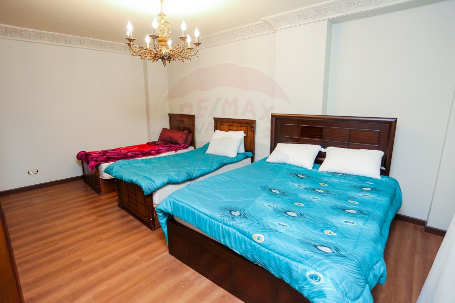 Apartment for sale 250 m Kafr Abdo (steps from Saint Jenny Square)