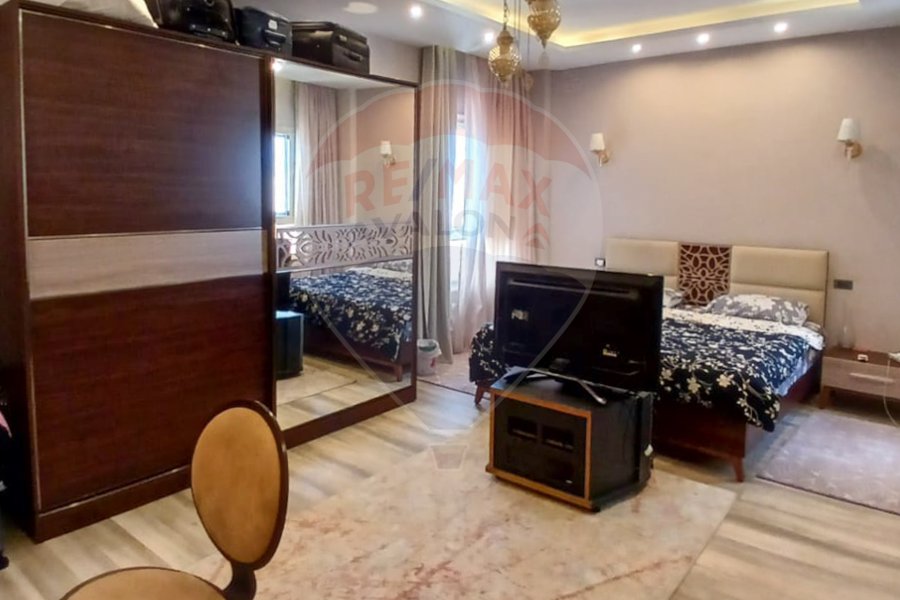Apartment for sale El Shatby (University Bridge St.) 265 m
