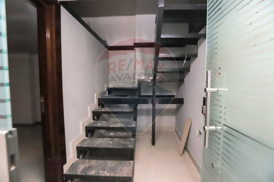 Shop for Rent 40  m Stanly (First num from sea