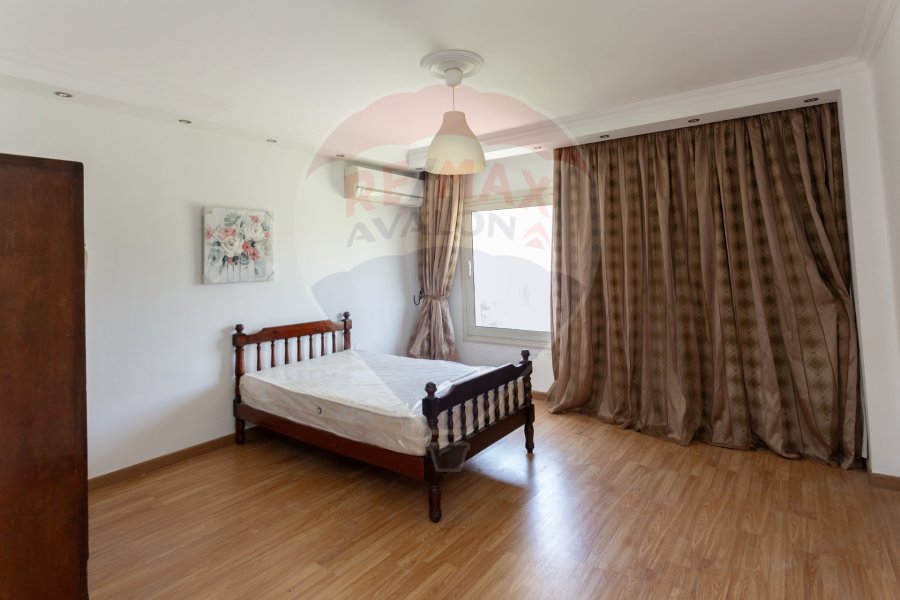 Twin House Villa for sale 450 m Alexwest (Antoniades phase)