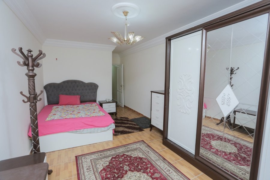 Furnitued Apartment 165m El-Azarita (Kornich Road.)