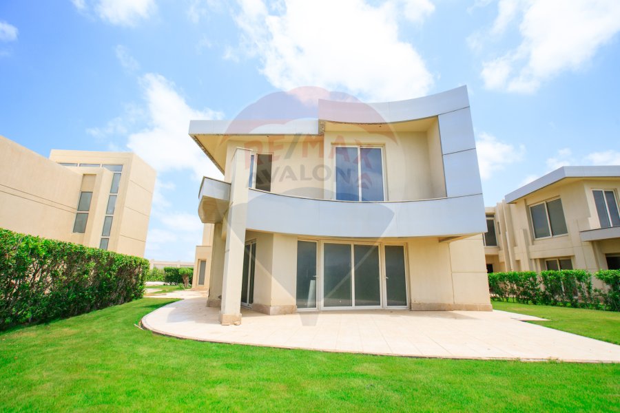 Villa for sale 1,010 m North Coast Sidi Kerir (Sidra Compound - First Row Sea)