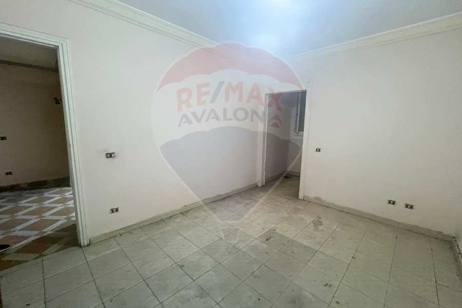 Apartment for sale 200 m Moharam bek (Mehwar El Mahmoudia)
