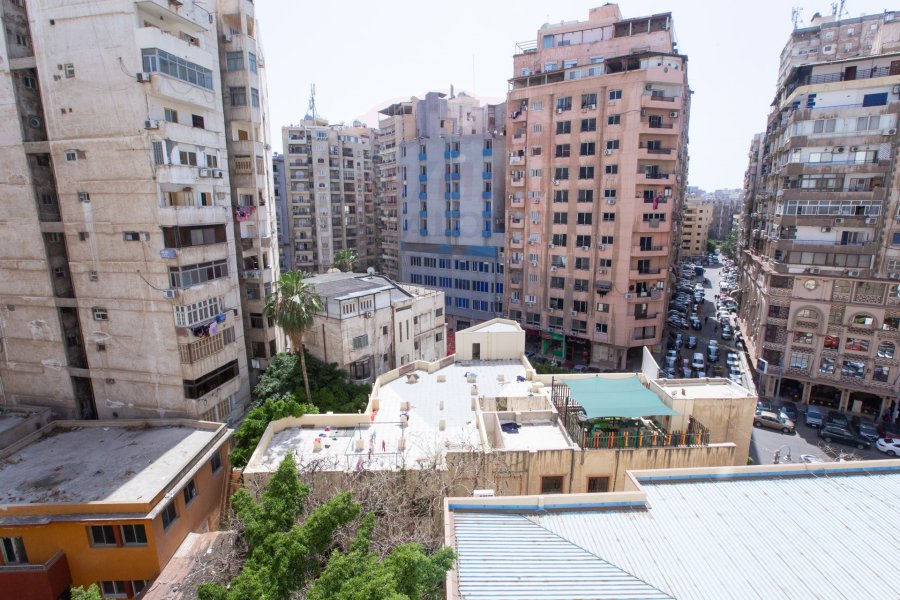 شقة للبيع 235 م سموحة (خطوات من مصطفي كامل وش بهاء الدين الغتوري)