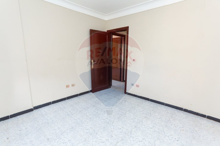 Apartment for sale 155 m Bolkley (in front of Al-Ahly Hospital)