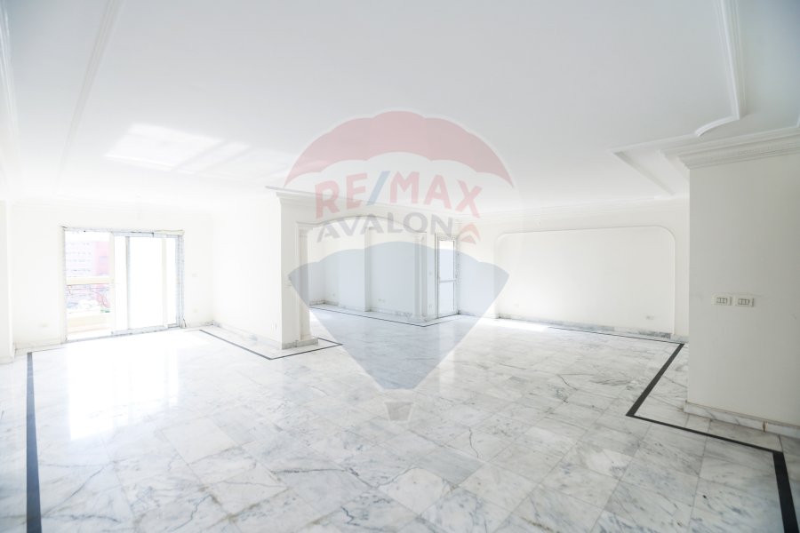 Apartment For Sale 270 m smouha (Villas area)