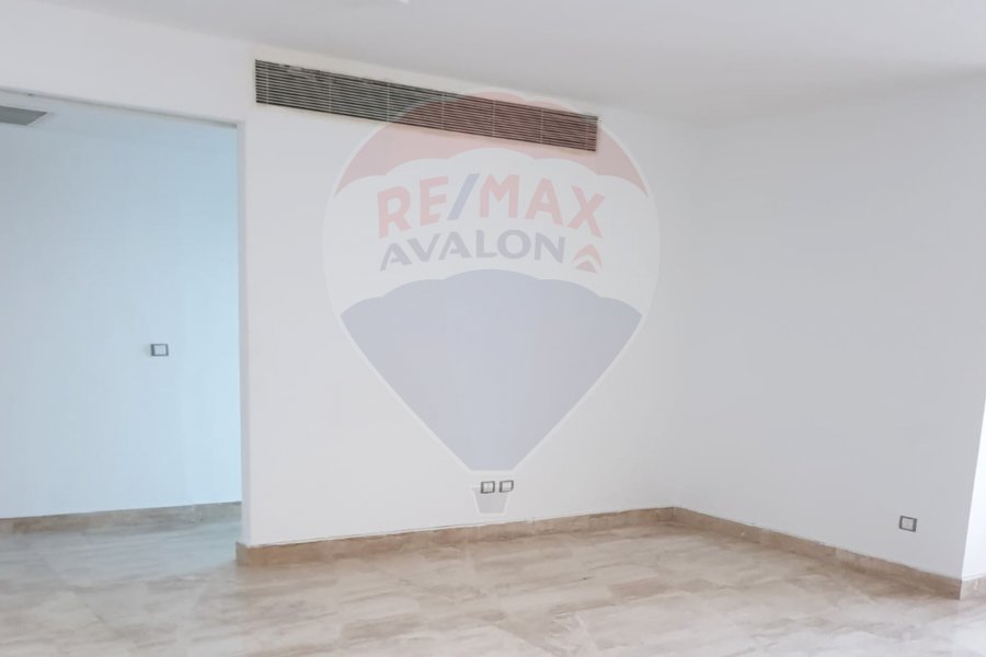 Apartment for rent 182 m Stanly (Directly on the sea-Brand building)