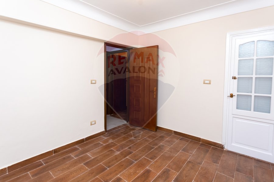 Apartment for sale 135 m Smouha (Victor Emanuel Square St.)