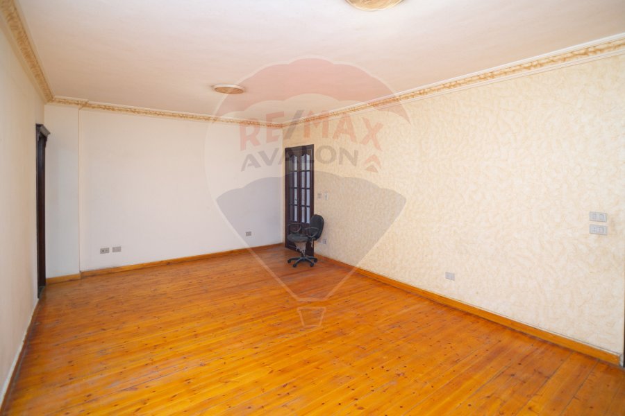 Apartment for sale 230 m Glem (Mostafa Fahmy St.)