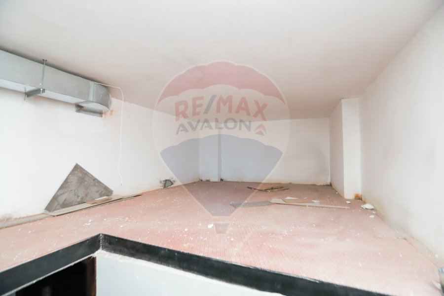 محل للايجار260م ستانلي (متفرع من البحر)