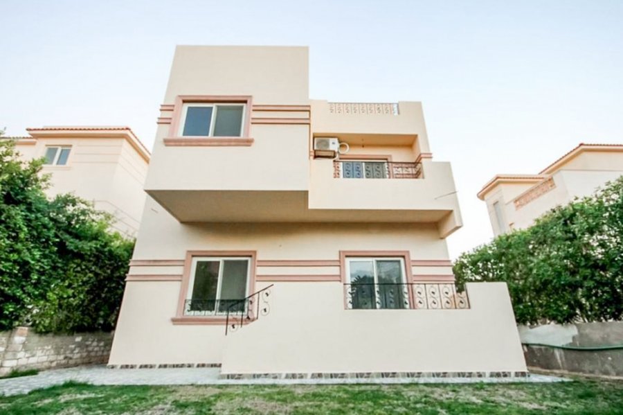 VILLA for sale 450m King Marriot Side View Compound- Kafouri St