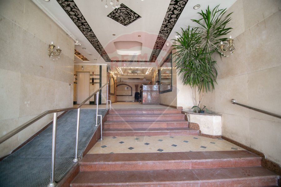 Apartment for sale 100 m El Montaza (Royal Plaza Towers)
