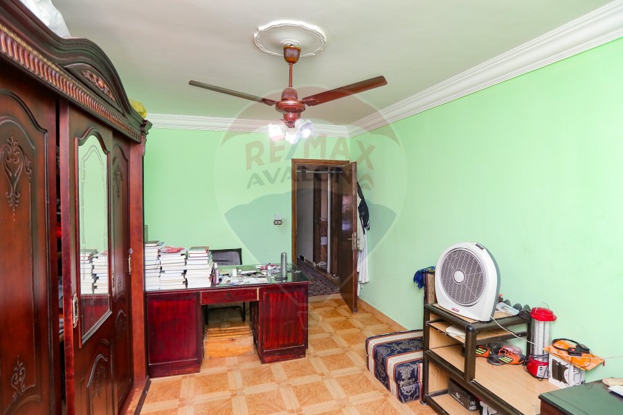 Apartment for sale 200 m Smouha (Zaki Ragab st - steps from Fawzi Moaz Square)