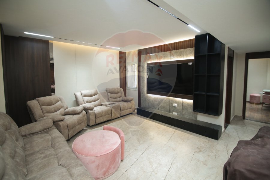 Apartment with garden for sale 217 m King Mariout (Alex West)