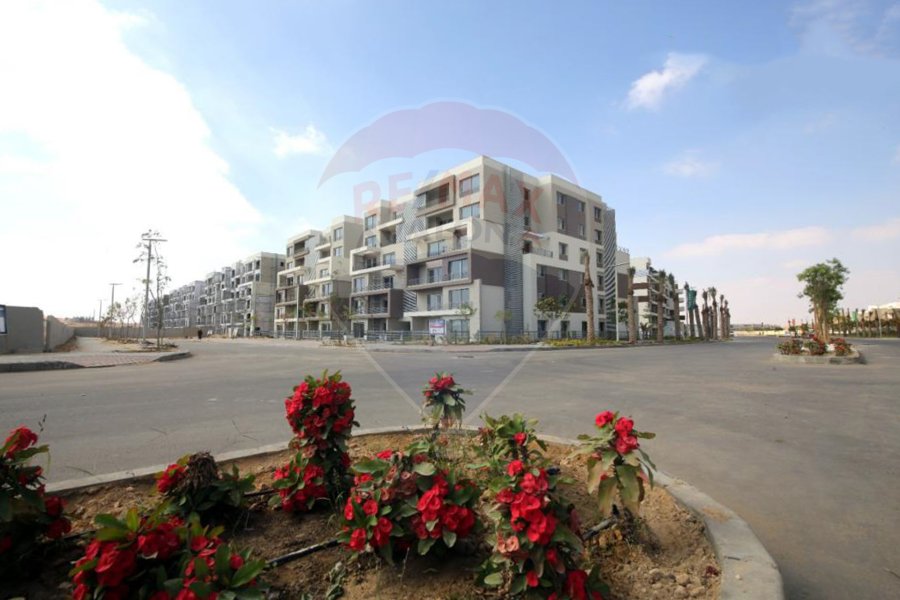 Duplex apartment for sale 217 m + 92 m garden New Cairo (Palm Hills Capital Gardens)
