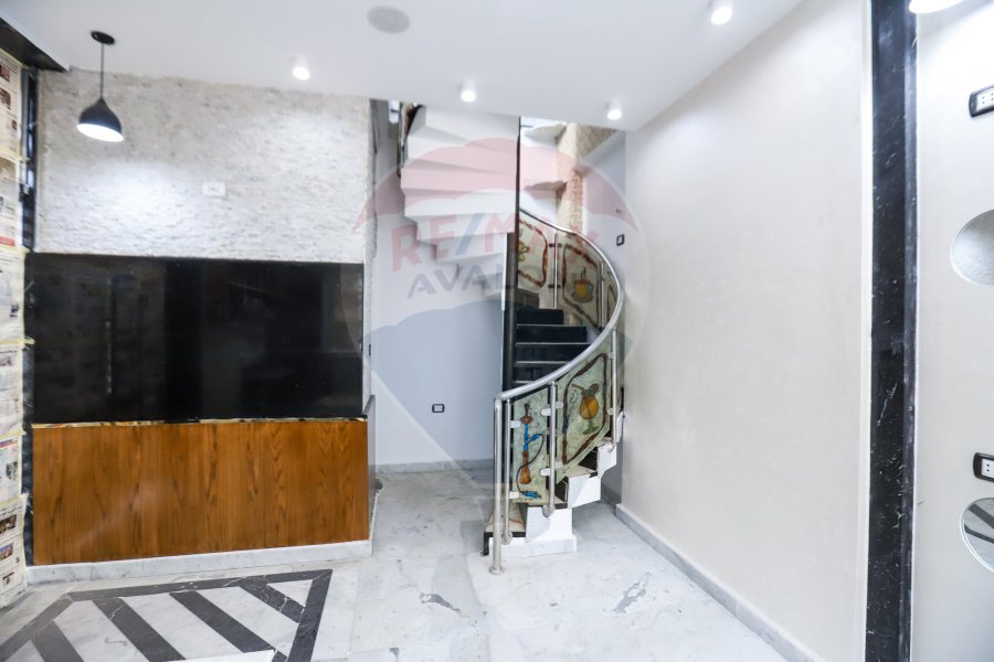 Commercial Shop + Mezzanine For sale 105 m Bashayer El kheer ( down town )