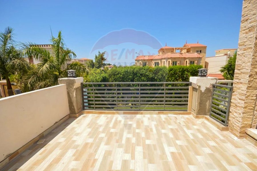 Standalone villa for sale 513 m King Mariout (steps from Aknesh Village)