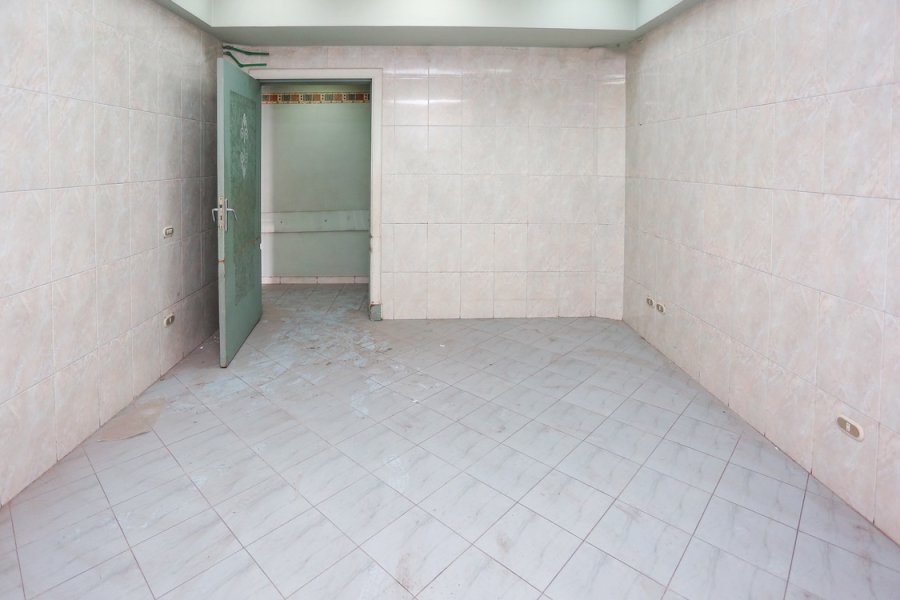 شقة إدارى للايجار550م محطة الرمل (ميدان سعد زغلول)