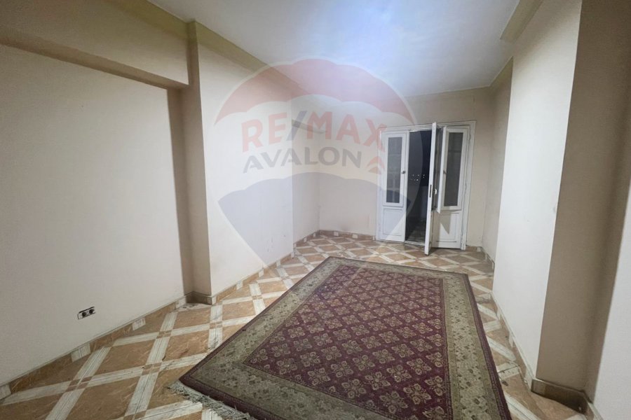 Apartment for sale 200 m Moharam bek (Mehwar El Mahmoudia)