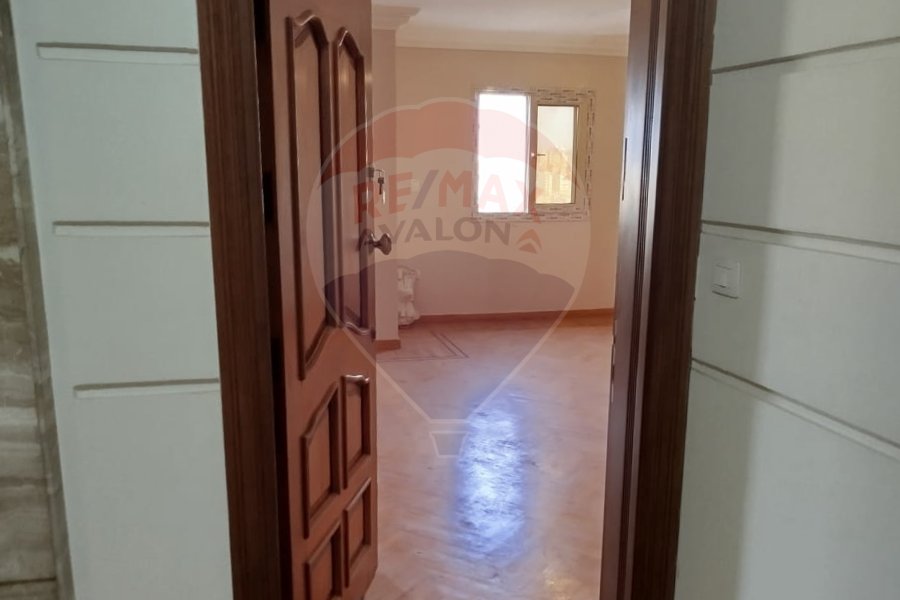 Apartment for sale 185 m Kafr Abdo (Street 170)
