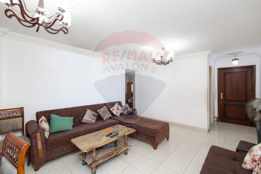 Apartment for sale 170 m Maamoura Beach (steps from the sea)