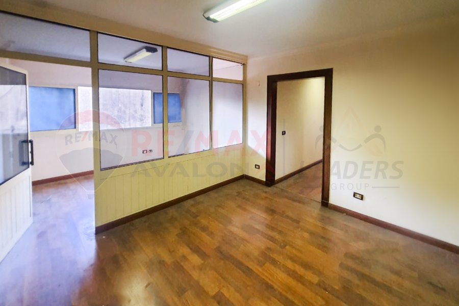 Administrative headquarters for rent 100 m Sidi Gaber (Mahmoud Shaker St)