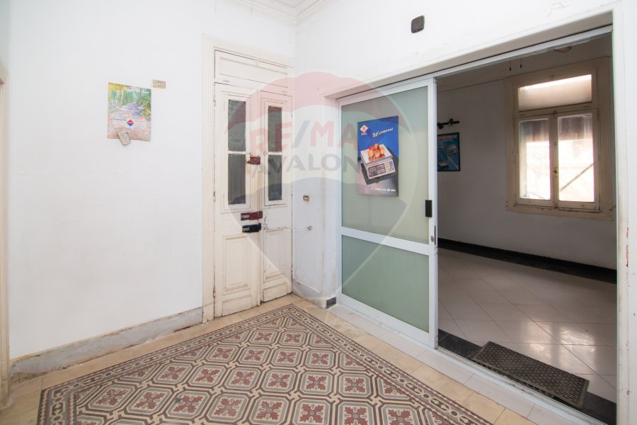 Administrative apartment for sale 125 m (directly on the tram - and steps from Abu Qir Street)