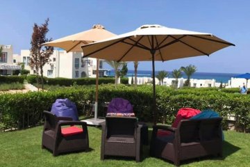 Ground chalet with garden 100 m for sale (MountView - Greek island)