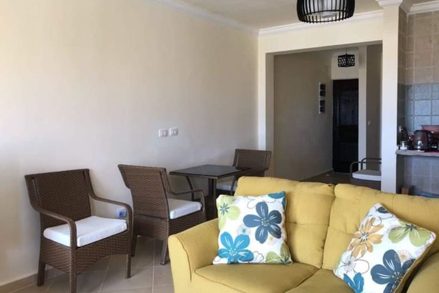 Chalet + Roof for sale (Emirates Heights) Ras Al-Hekma 100 m chalet + 100 m roof