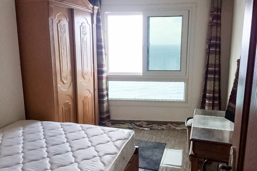 Furnished apartment for rent 90m Miami (Directly on the Sea)