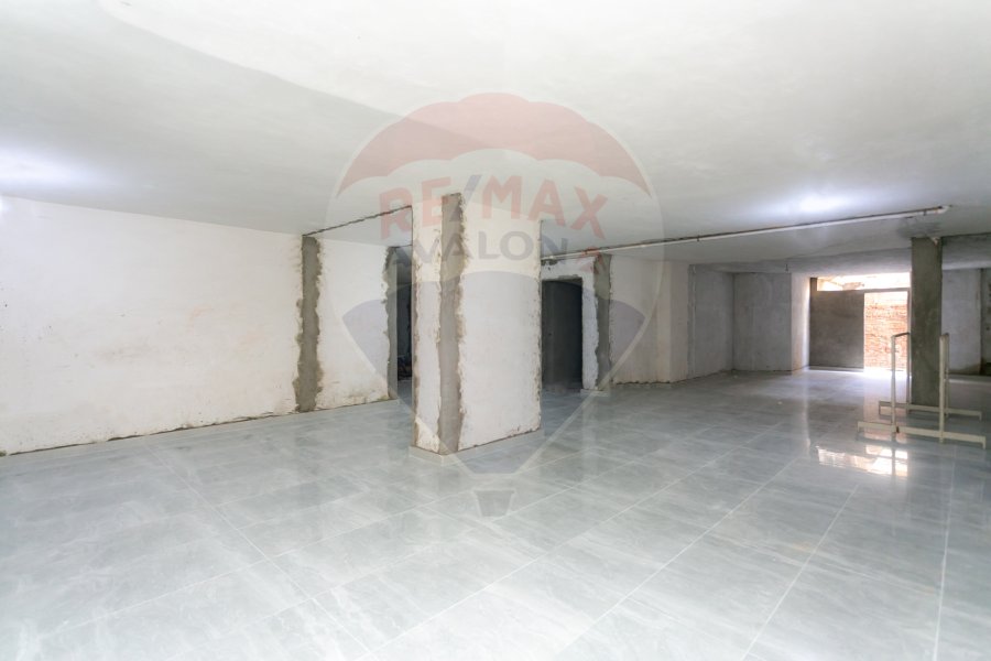 محل للبيع 335 م سبورتنج ( ش طيبة )