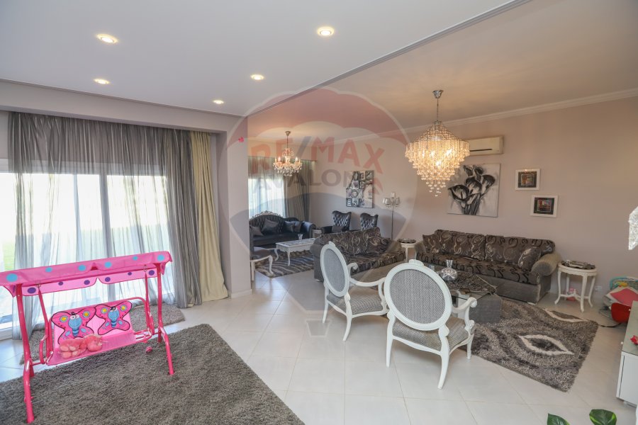 Registered Villa 900 m For Sale King Marriott (In Front Of Borj El Arab stadium)