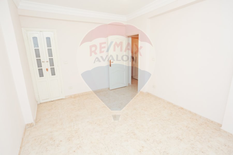 Apartment for Sale 140 m Fleming ( Ahmed Tawfiq St.)