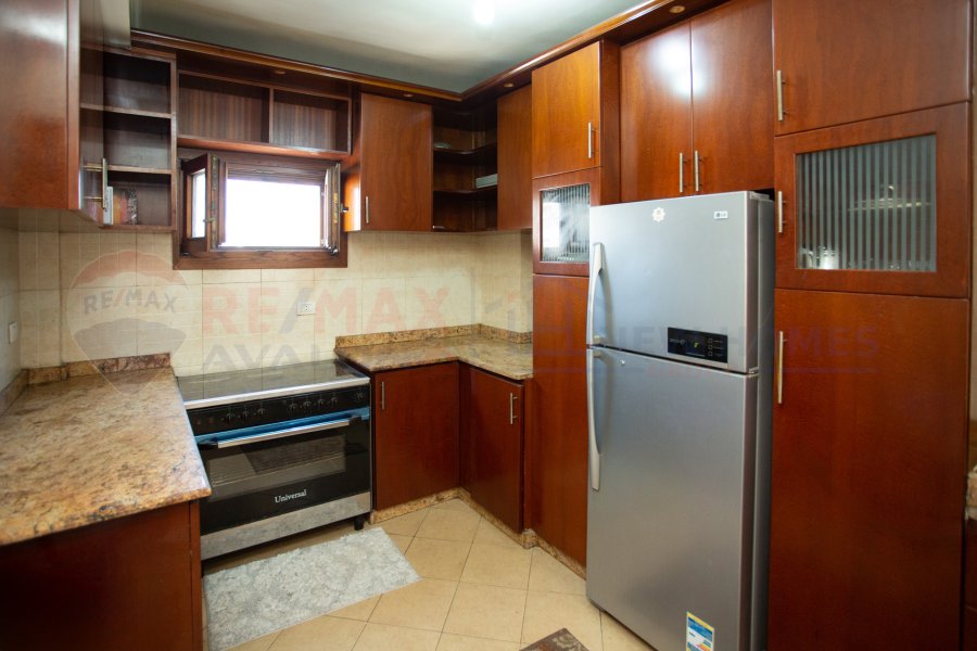 Triplex apartment for sale 220 m Stanly (near to the sea)
