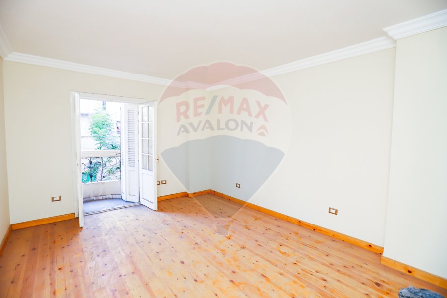 Apartment for Sale 210 m Lauran (Mohamed Farid St.)