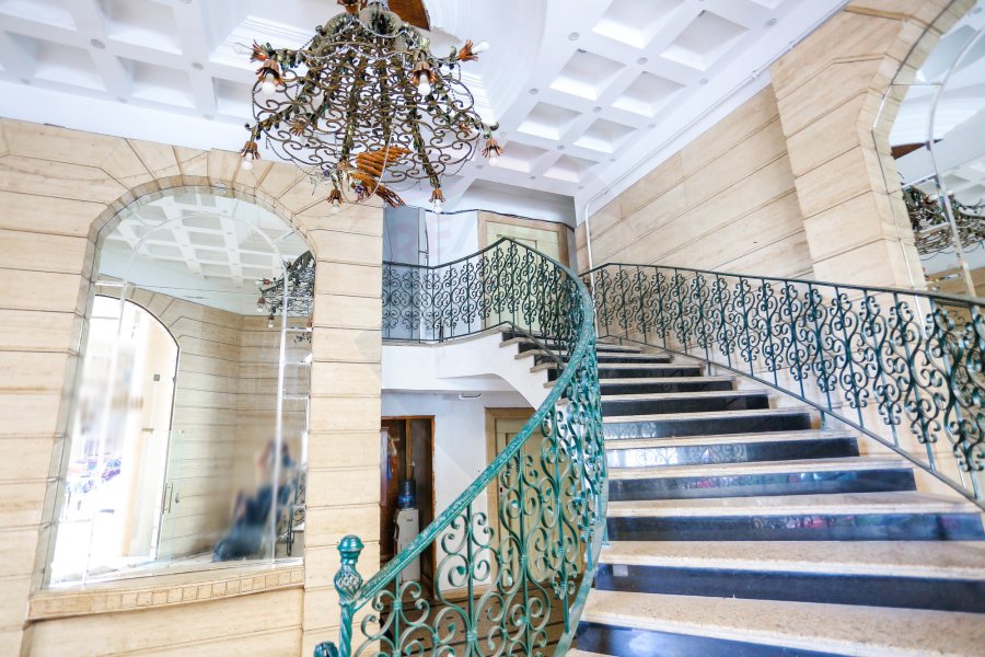 Apartment for sale 250 m Kafr Abdo (steps from Saint Jenny Square)