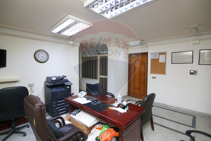 Administrative Unit for sale 240 m Smouha (Tout Ankh Amoon st)