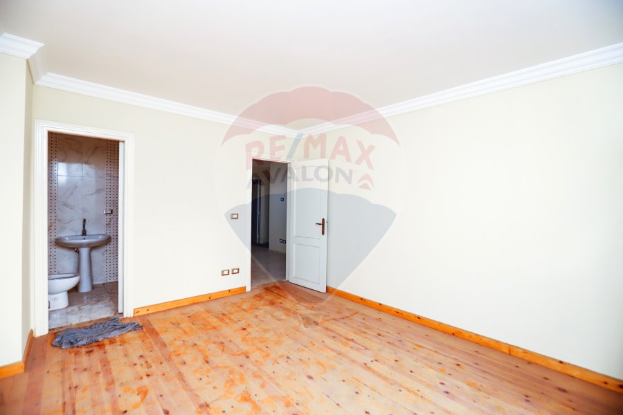 Apartment for Sale 210 m Lauran (Mohamed Farid St.)