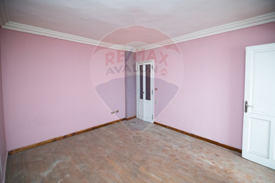 Apartment for sale 300 m Louran (in front of Shaarawy St.)