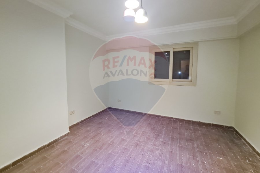 apartment for sale 130 m Camp Chezar (steps from the sea)