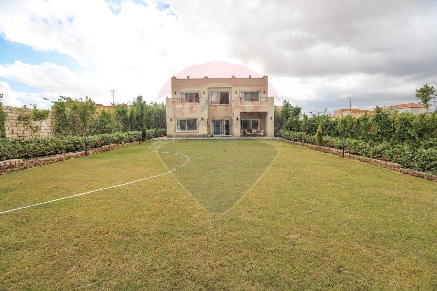 Registered Villa 900 m For Sale King Marriott (In Front Of Borj El Arab stadium)