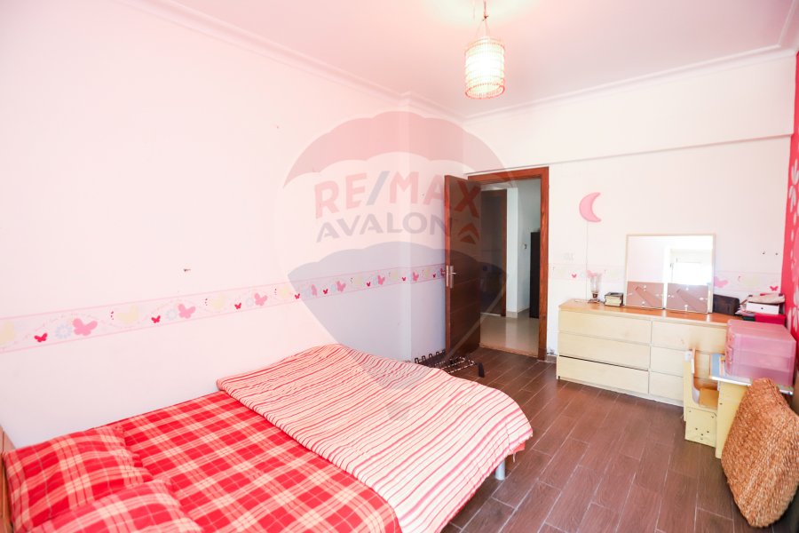Apartment For Sale 300 m Gleem (Abo Qer St.)