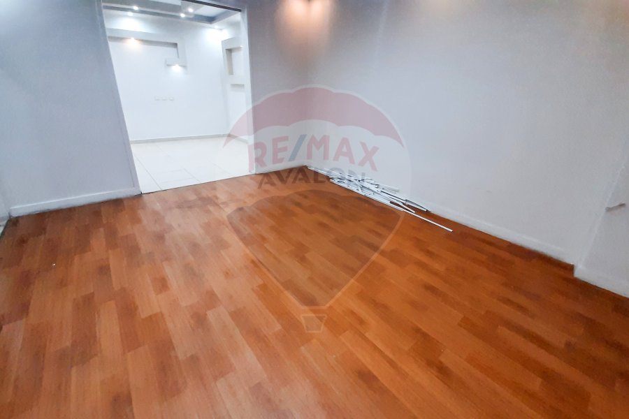 Administrative unit For Rent 140 m Saba Basha ( directly on the sea )